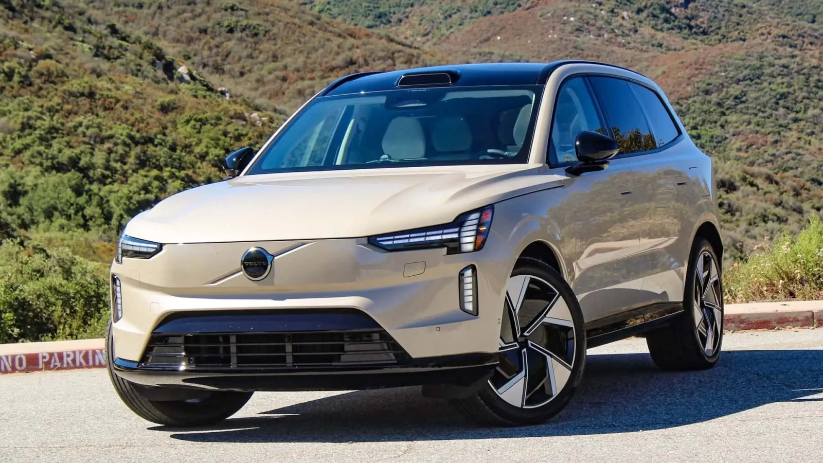 2025 Volvo EX90 hələ də dəyişikliyə ehtiyac duyur
